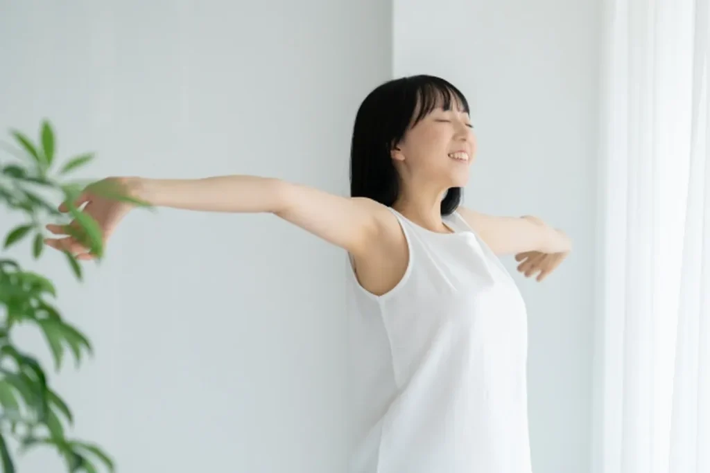 宮崎県川南町にある漢方薬局『ほどよい堂』での漢方相談の様子。自然豊かな環境で健康をサポート